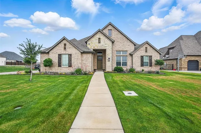 $589,000 | 132 Parkview Lane, Boyd, TX 76023