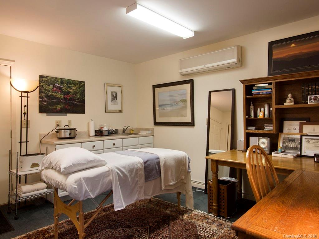 6 Deerfield Road, Unit 33 Asheville, NC 28803 - Photo 21 of 24 Gallery Image 21