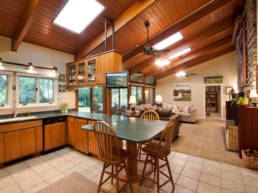 6 Deerfield Road, Unit 33 Asheville, NC 28803 - Photo 5 of 24 Gallery Image 5