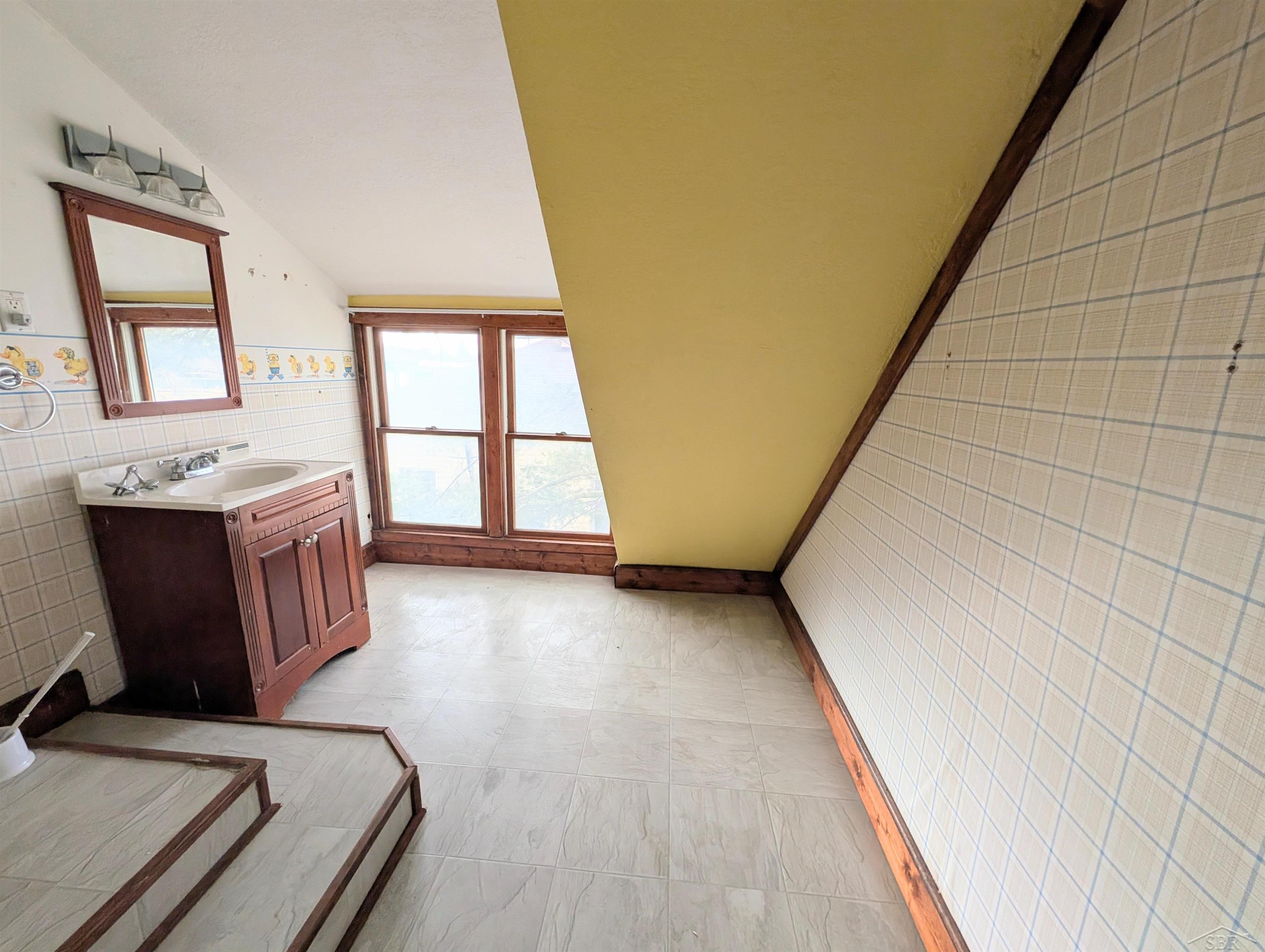 229 East 2nd Street Pinconning, MI 48650 - Photo 23 of 31