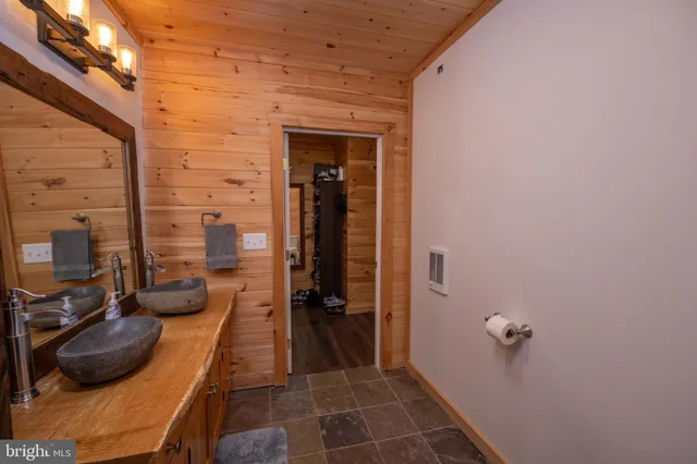 $375,000 | 31581 Garrett Highway, Accident, MD 21520