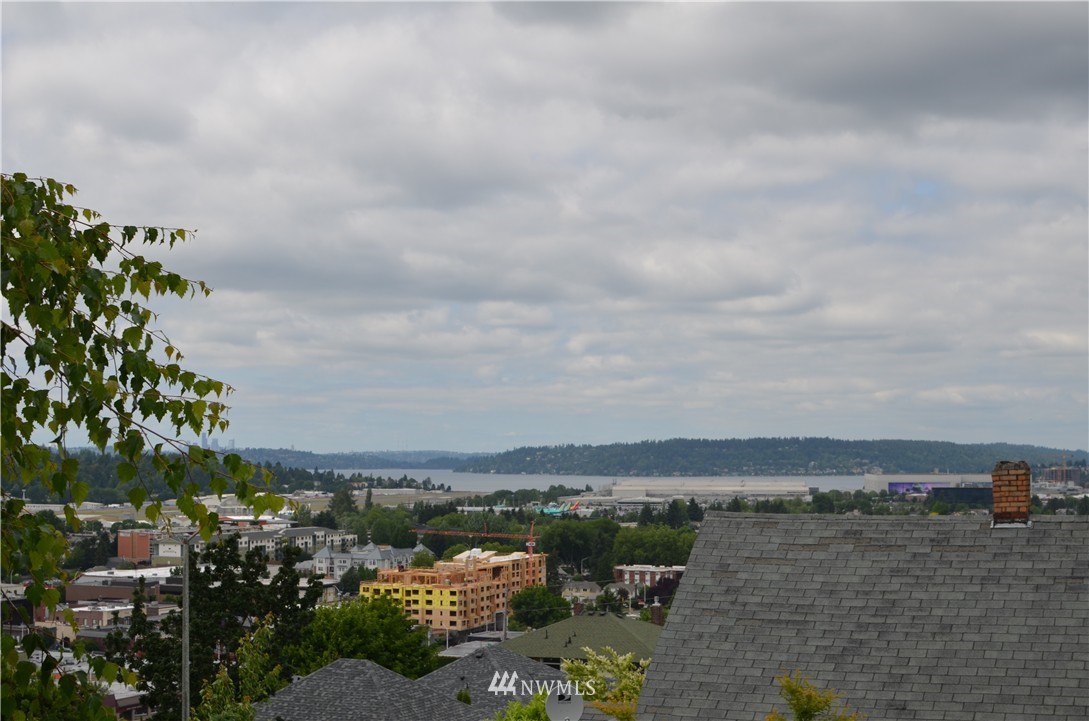 444 Cedar Avenue South Renton, WA 98057 - Photo 4 of 23