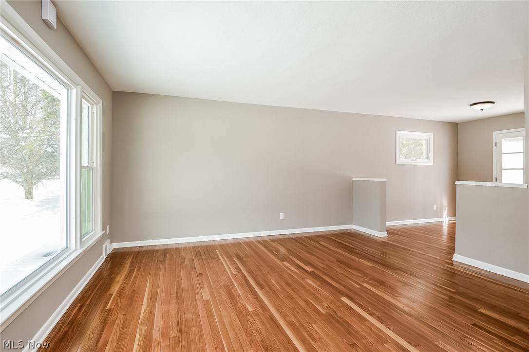 6571 Charles Road North Olmsted, OH 44070 - Photo 5 of 22