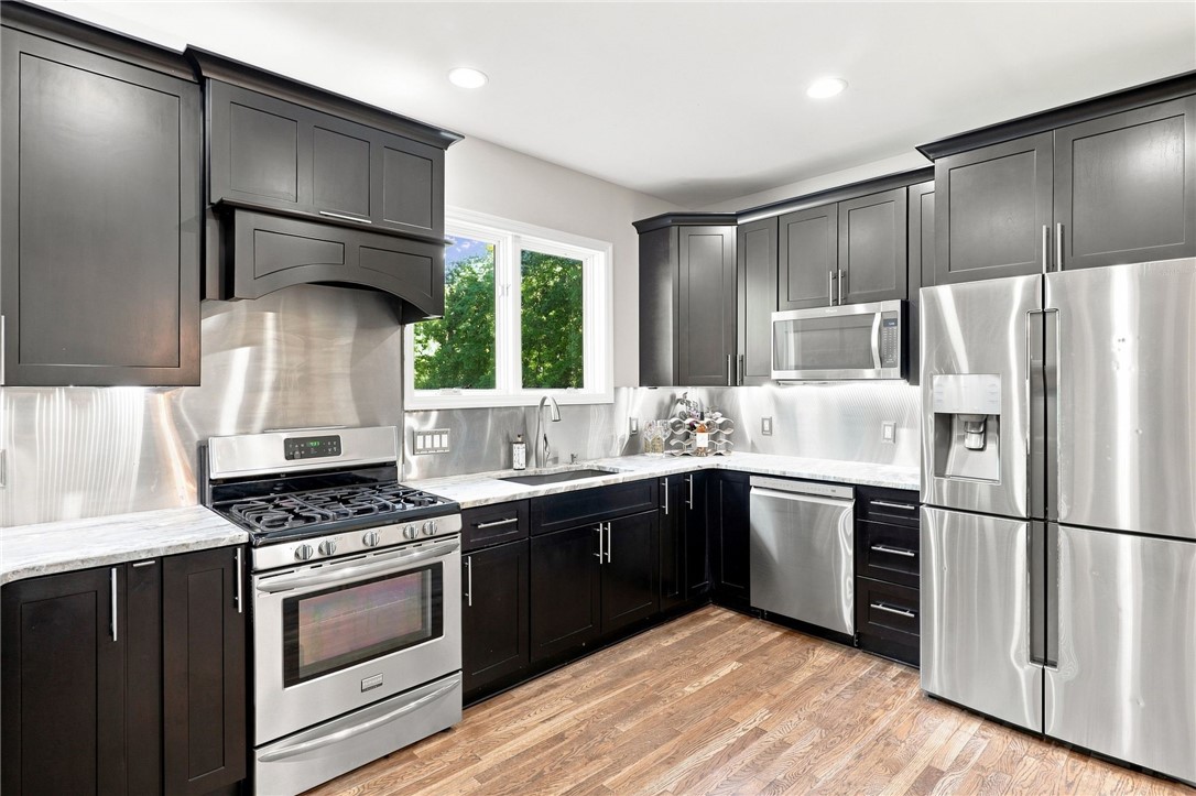 307 Fisher Road Perinton, NY 14534 - Photo 12 of 49 Gallery Image 12