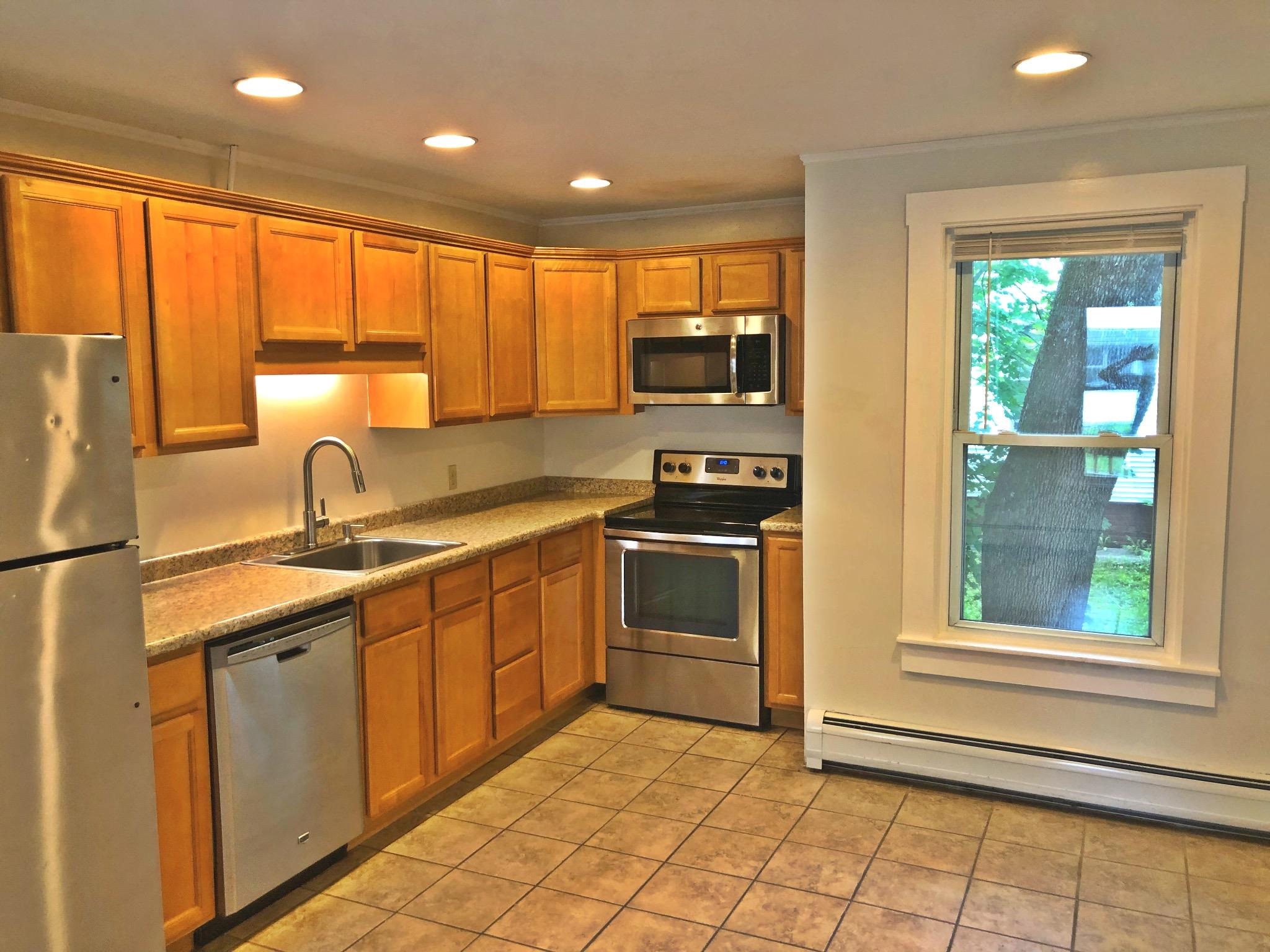 84 Carpenter Street Keene, NH 03431 - Photo 9 of 23