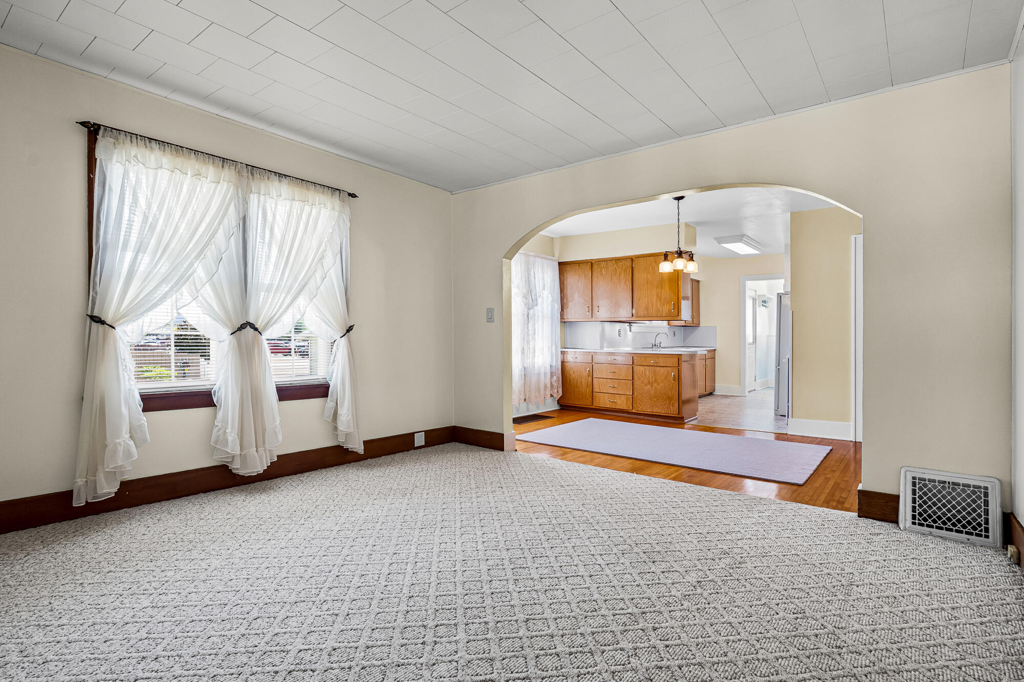 109 Madison Street Arcadia, WI 54612 - Photo 6 of 30 Living Room