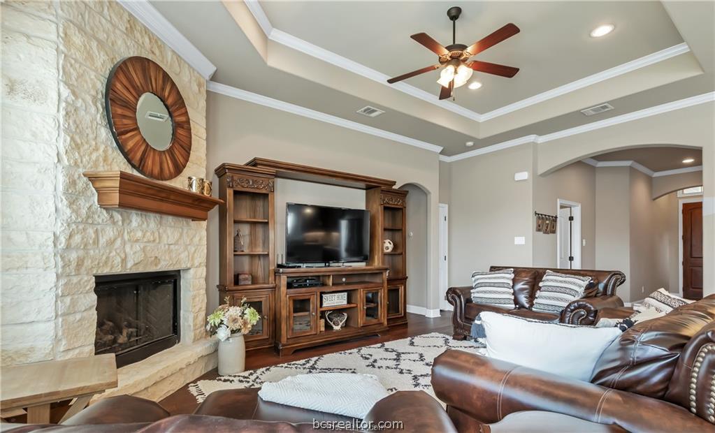 8301 Raintree Drive College Station, TX 77845 - Photo 4 of 15