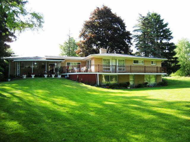 3118 Luce Road Flushing, MI 48433 - Photo 3 of 61 21176065-2.JPG