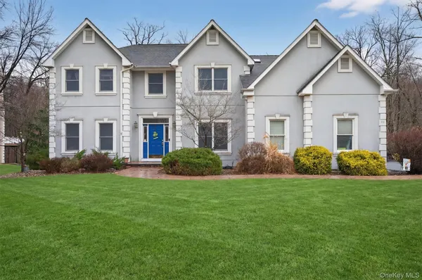 $964,999 | 43 Greenwich Avenue, Central Valley, NY 10917