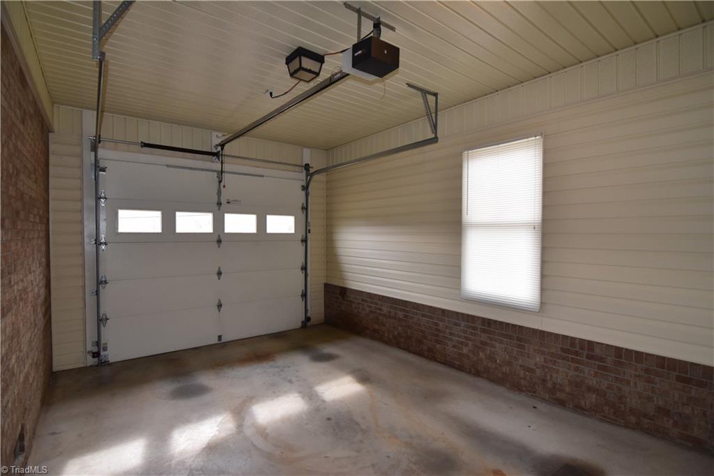 737 Lee Road Thomasville, NC 27360 - Photo 16 of 20