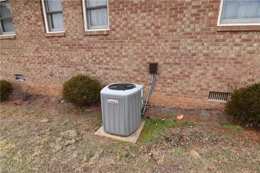 737 Lee Road Thomasville, NC 27360 - Photo 19 of 20