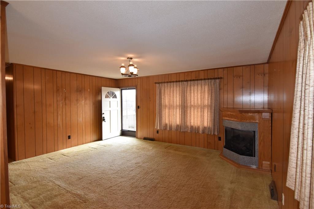 737 Lee Road Thomasville, NC 27360 - Photo 4 of 20