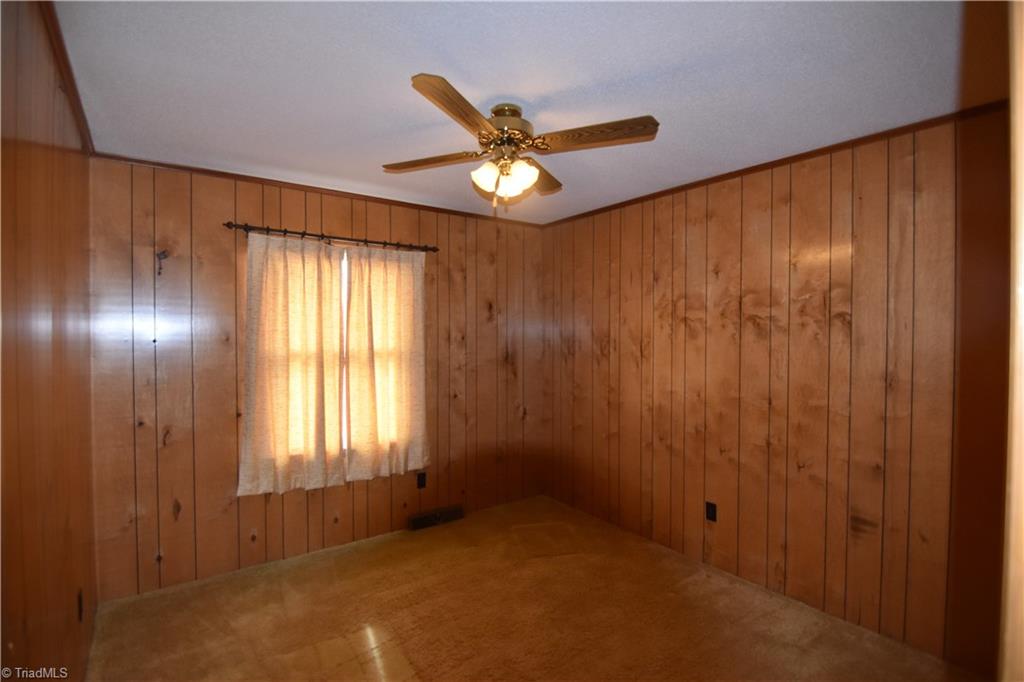 737 Lee Road Thomasville, NC 27360 - Photo 10 of 20