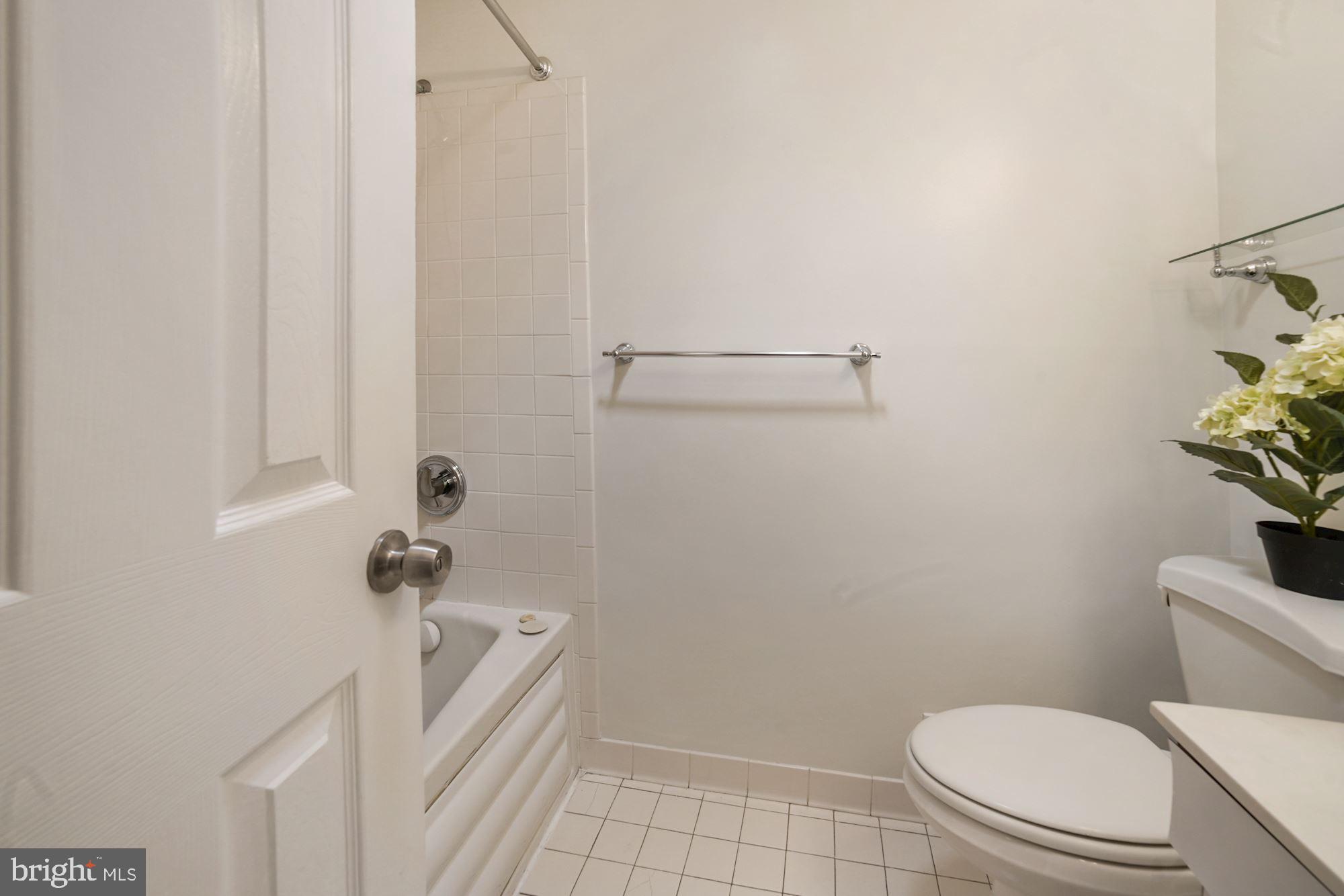 9205 Three Oaks Drive Silver Spring, MD 20901 - Photo 12 of 30 Second bathroom with deep bath tub