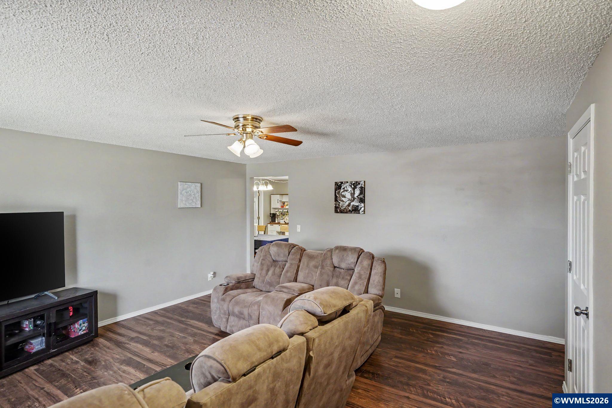 460 North 12th Street Independence, OR 97351 - Photo 6 of 34