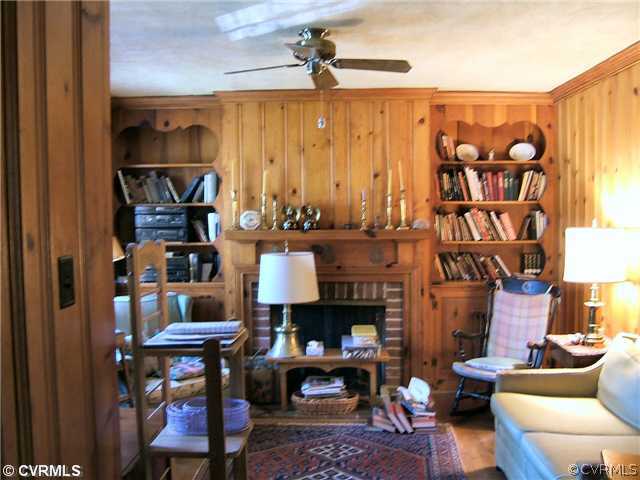 8008 Cameron Road Richmond, VA 23229 - Photo 5 of 9 Den/Family/Great Room