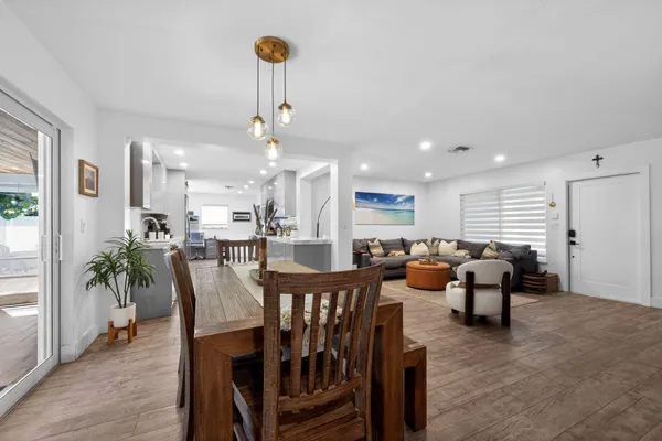 $5,500 | 976 Southwest 11th Street, Boca Raton, FL 33486