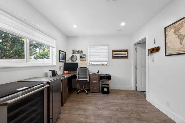 $5,500 | 976 Southwest 11th Street, Boca Raton, FL 33486