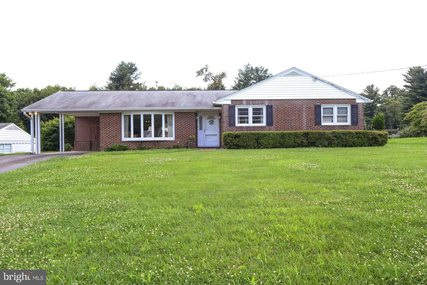 918 Rambling Drive Baltimore, MD 21228 - Photo 1 of 25 Exterior Front