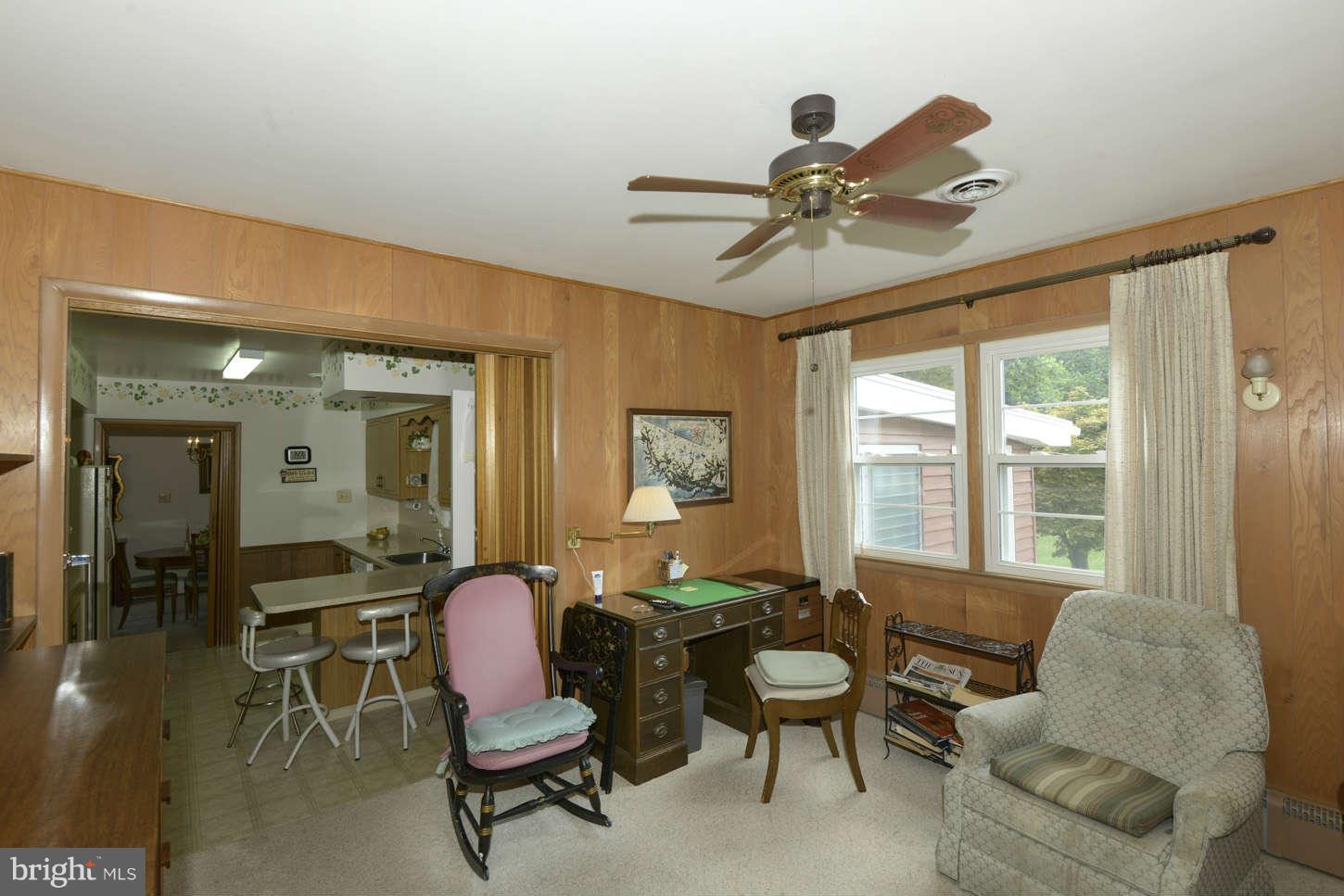 918 Rambling Drive Baltimore, MD 21228 - Photo 19 of 25 Family Room