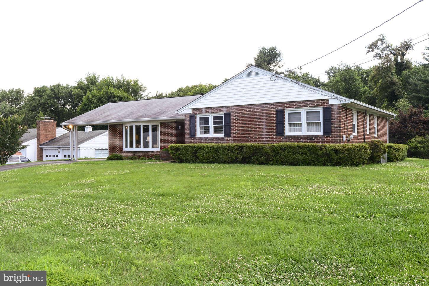 918 Rambling Drive Baltimore, MD 21228 - Photo 25 of 25 Exterior Front