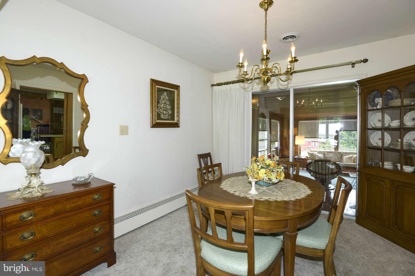 918 Rambling Drive Baltimore, MD 21228 - Photo 6 of 25 Dining Room