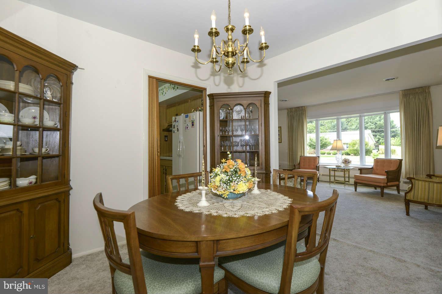 918 Rambling Drive Baltimore, MD 21228 - Photo 7 of 25 Dining Room