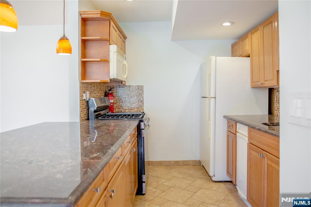 95 Orient Way, Unit 3G Rutherford, NJ 07070 - Photo 10 of 14