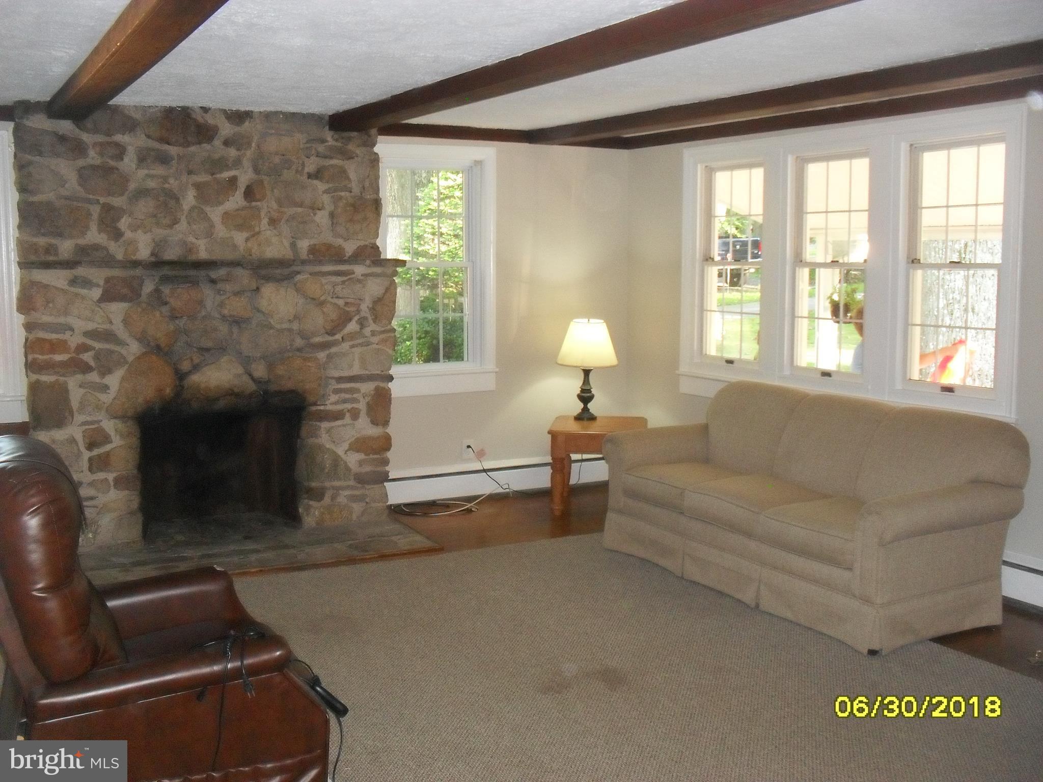 1018 Nicodemus Road Reisterstown, MD 21136 - Photo 14 of 28 Living Room