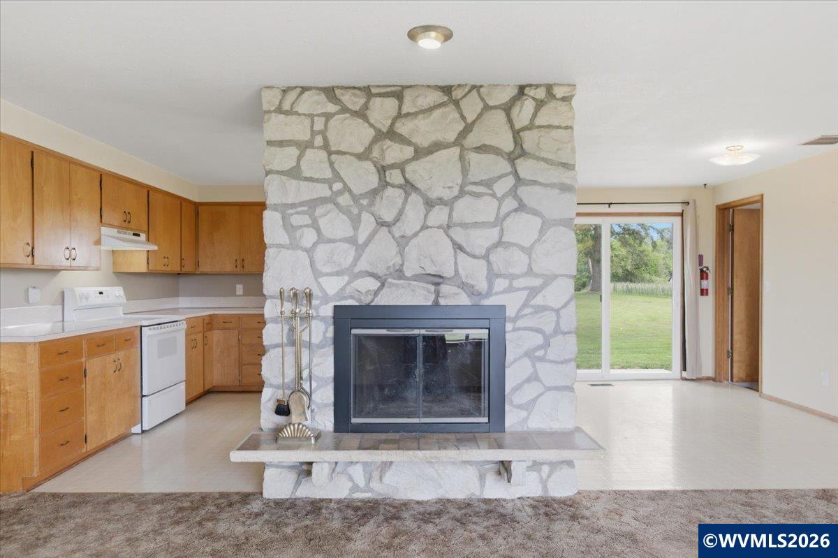 34584 Red Bridge Road Southeast Albany, OR 97322 - Photo 9 of 46 Gallery Image 9