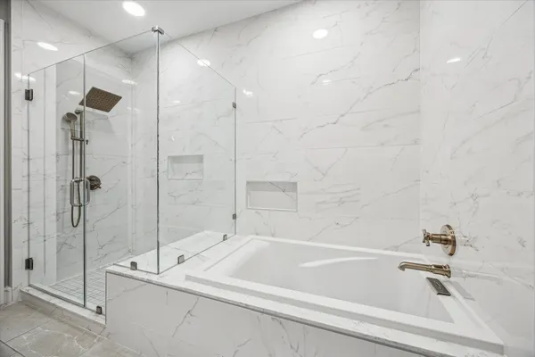 $7,985 | 9757 Katy Freeway, Unit 2604, Houston, TX 77024