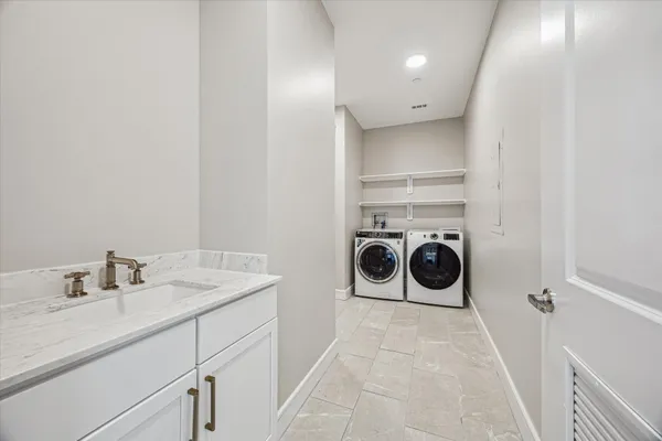 $7,985 | 9757 Katy Freeway, Unit 2604, Houston, TX 77024