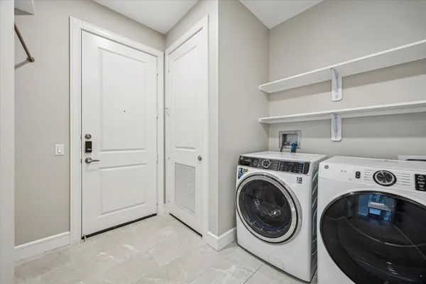 $7,985 | 9757 Katy Freeway, Unit 2604, Houston, TX 77024