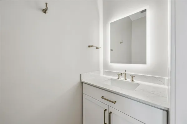 $7,985 | 9757 Katy Freeway, Unit 2604, Houston, TX 77024