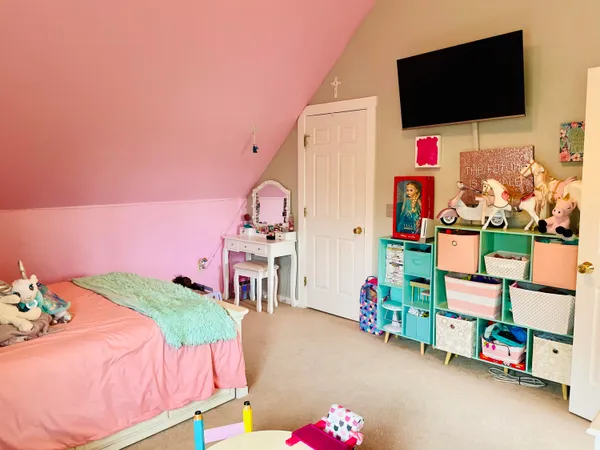 $790,000 | 17 Rainbow Way, Greenville, ME 04441