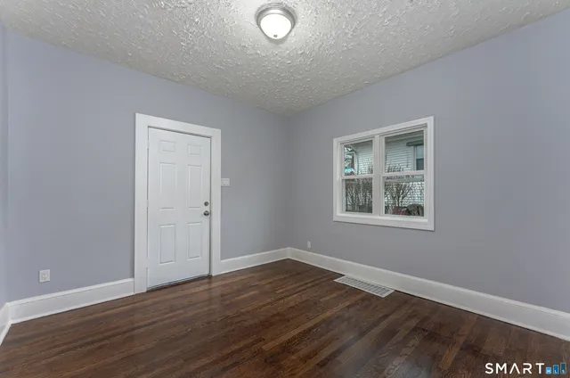 $329,999 | 87 Melrose Avenue, Waterbury, CT 06705