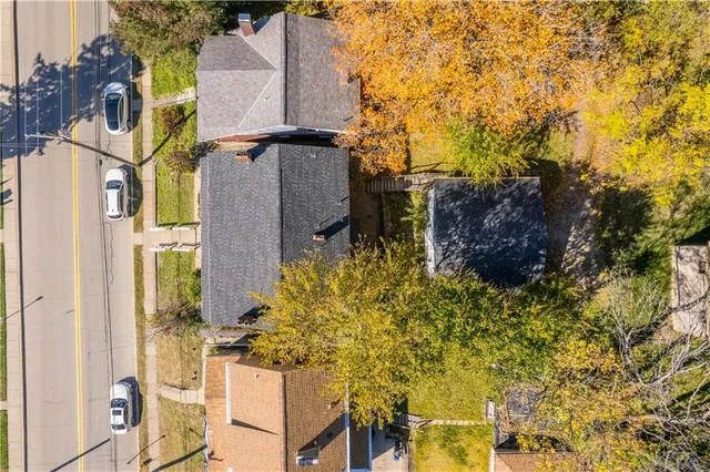 an aerial view of multiple house