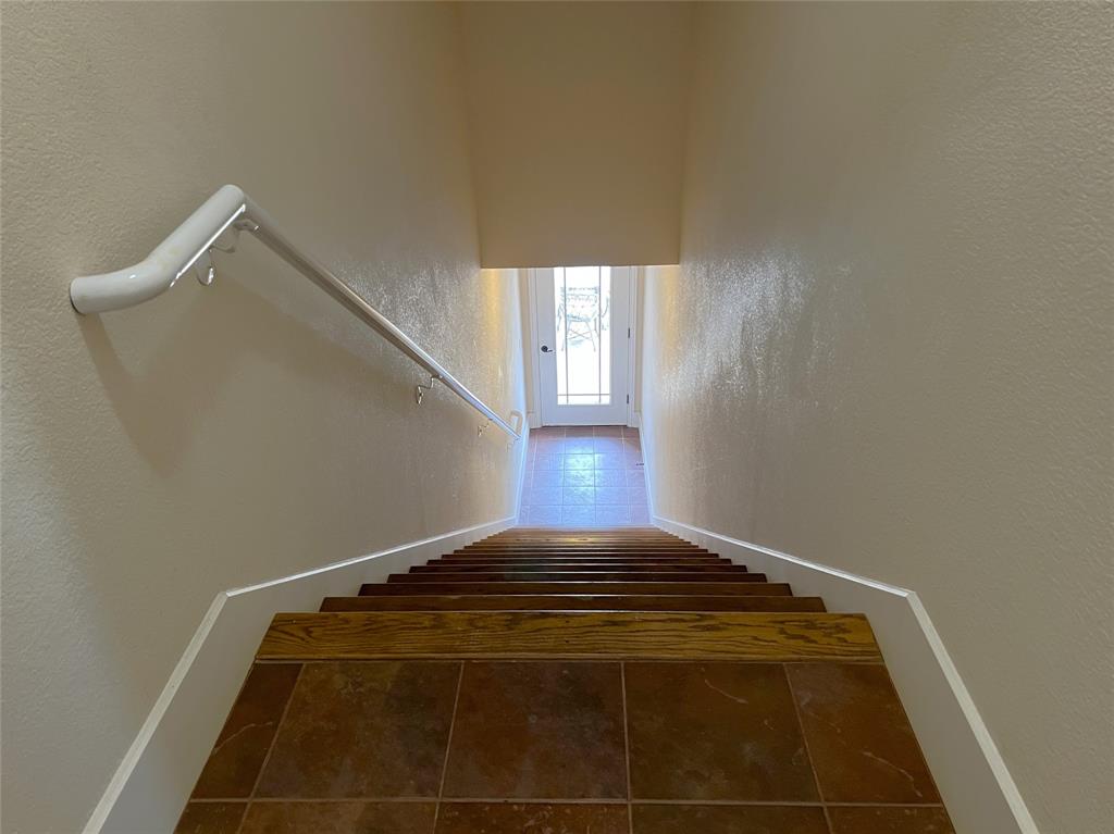 420 West Franklin Street, Unit 15 Waxahachie, TX 75165 - Photo 3 of 14