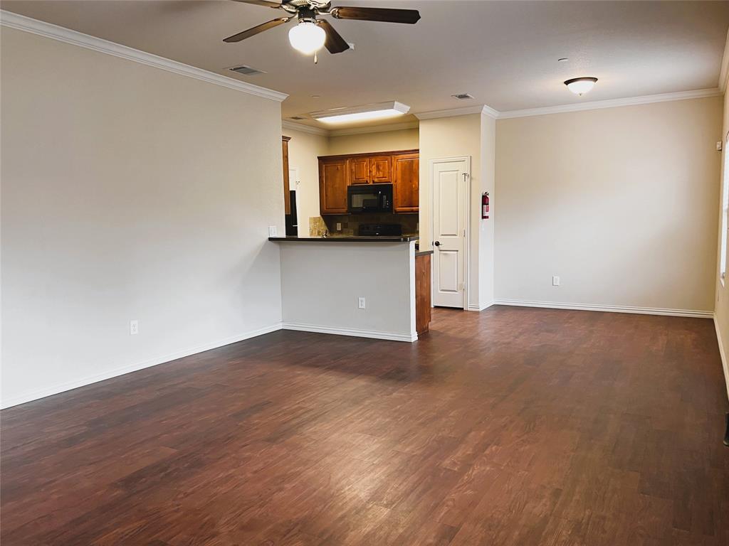 420 West Franklin Street, Unit 15 Waxahachie, TX 75165 - Photo 5 of 14