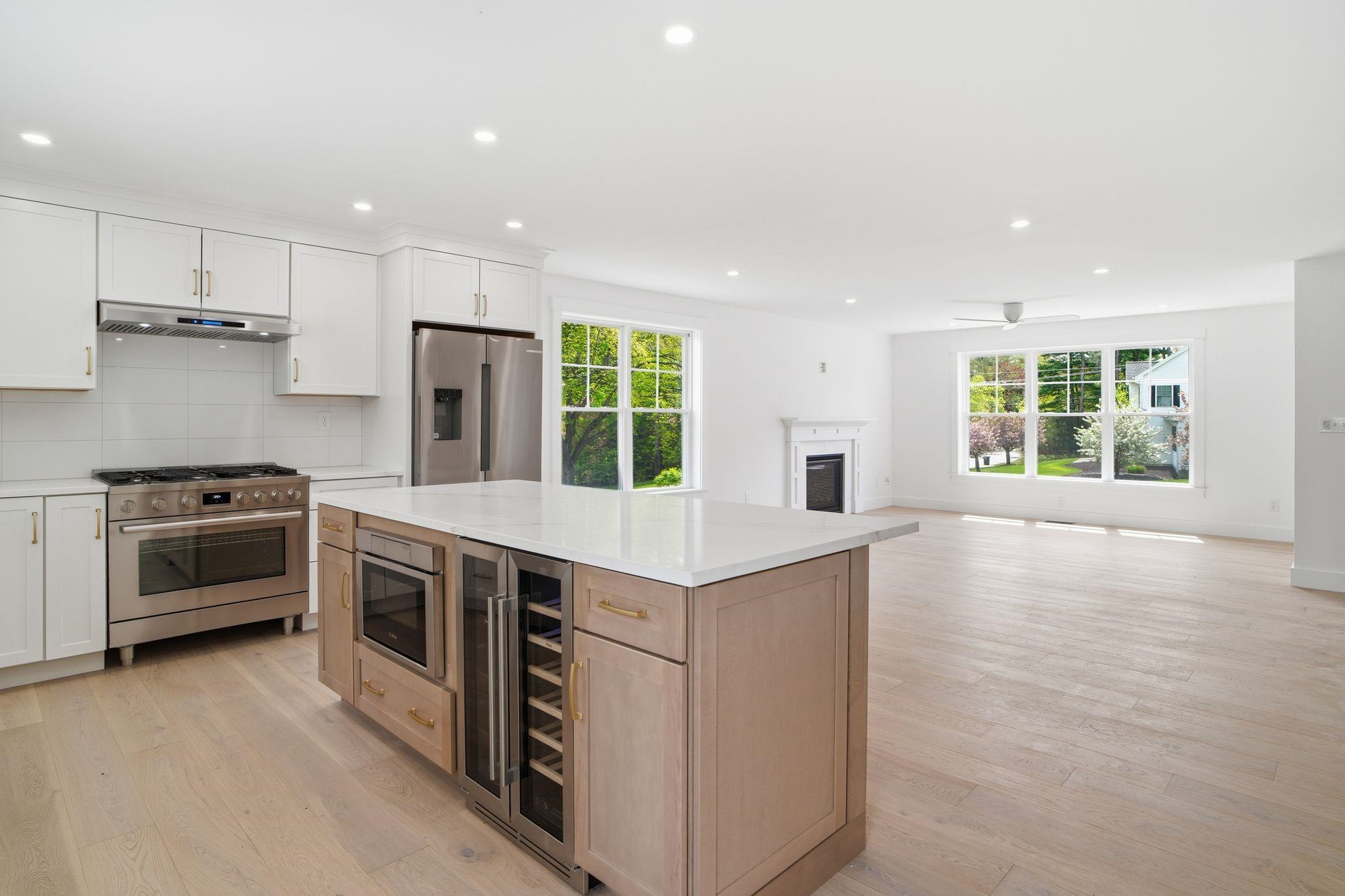 68 Farmington Road Nashua, NH 03060 - Photo 13 of 45