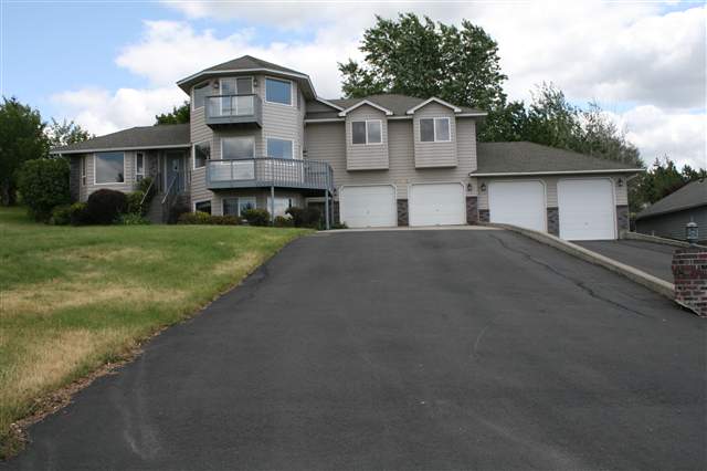 6415 South Dearborn Road Spokane, WA 99223 - Photo 1 of 9