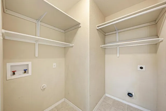 a view of walk in closet