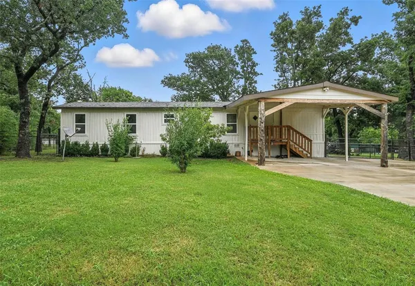 $230,000 | 525 Surrey Lane, Burleson, TX 76028