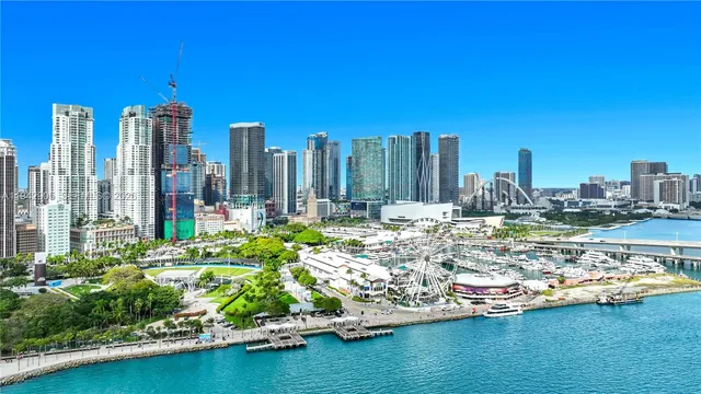 $2,950 | 244 Biscayne Boulevard, Unit 3904, Miami, FL 33132