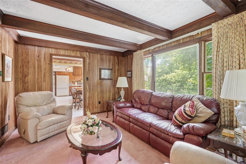 204 Shafer Road Coraopolis, PA 15108 - Photo 9 of 49