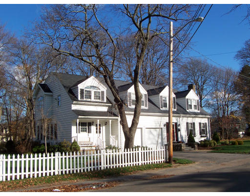8 Russell Road Braintree, MA 02184 - Photo 3 of 28 Gallery Image 3