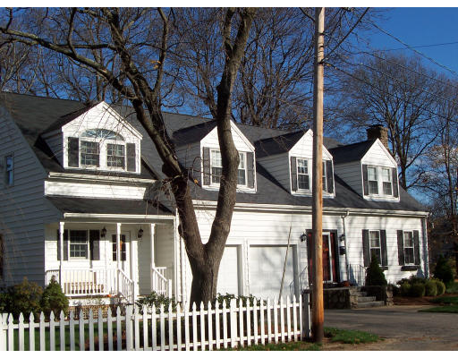 8 Russell Road Braintree, MA 02184 - Photo 4 of 28 Gallery Image 4