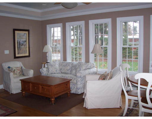 8 Russell Road Braintree, MA 02184 - Photo 9 of 28 Gallery Image 9