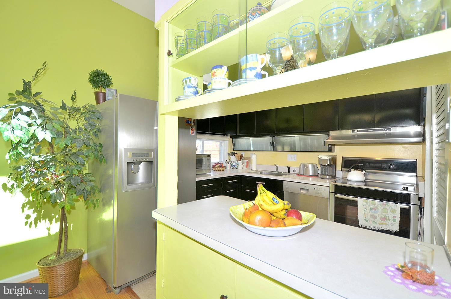 5006 Dalton Road Chevy Chase, MD 20815 - Photo 17 of 30 Kitchen