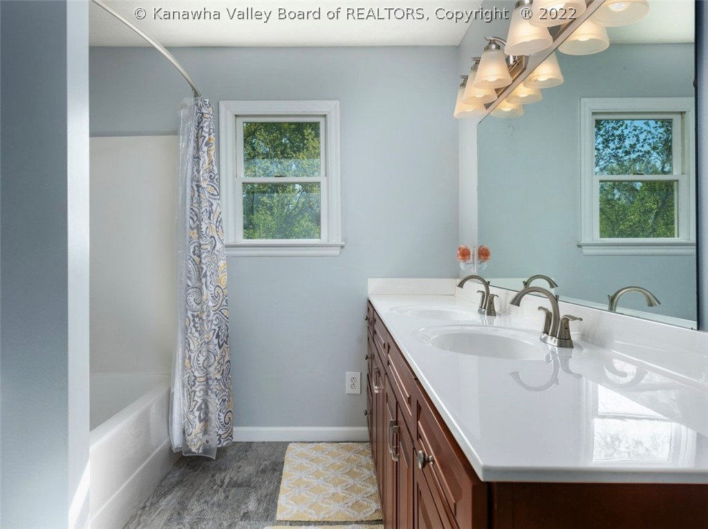 4038 Lower Falls Road St. Albans, WV 25177 - Photo 17 of 24 Upper level full bathroom w/ dual sinks